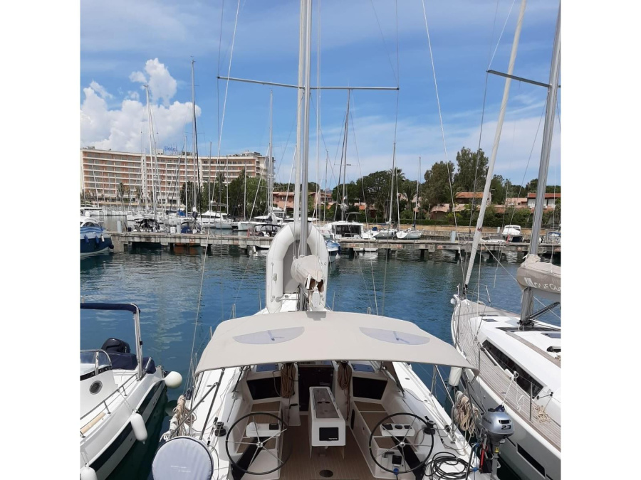Photo #1 - Dufour 390 Grand Large (Inycum) en Marina - 9954