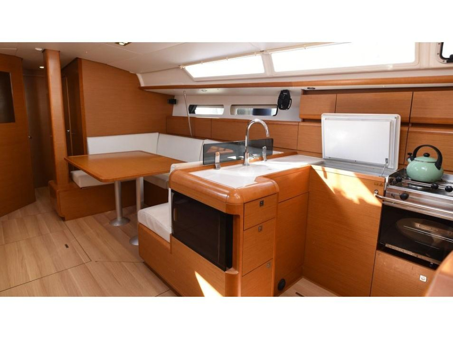 Interior image - 2