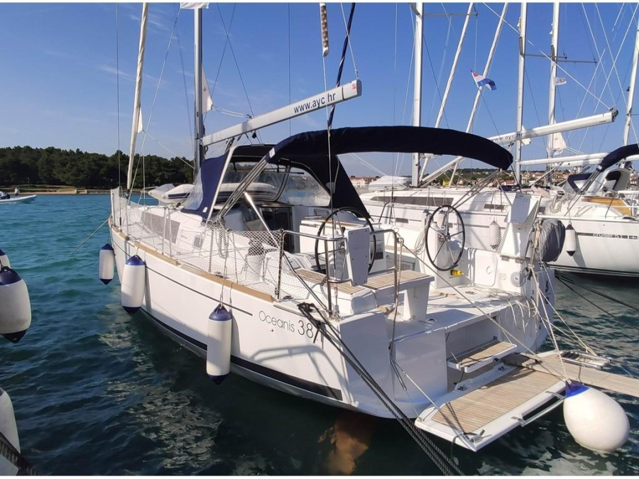 Photo #1 - Oceanis 38.1 (Citrea) en Marina Medulin - 8355