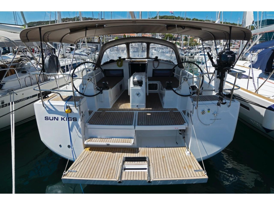 Photo #1 - Sun Odyssey 440 (Sun Kiss) en Port of - 12751