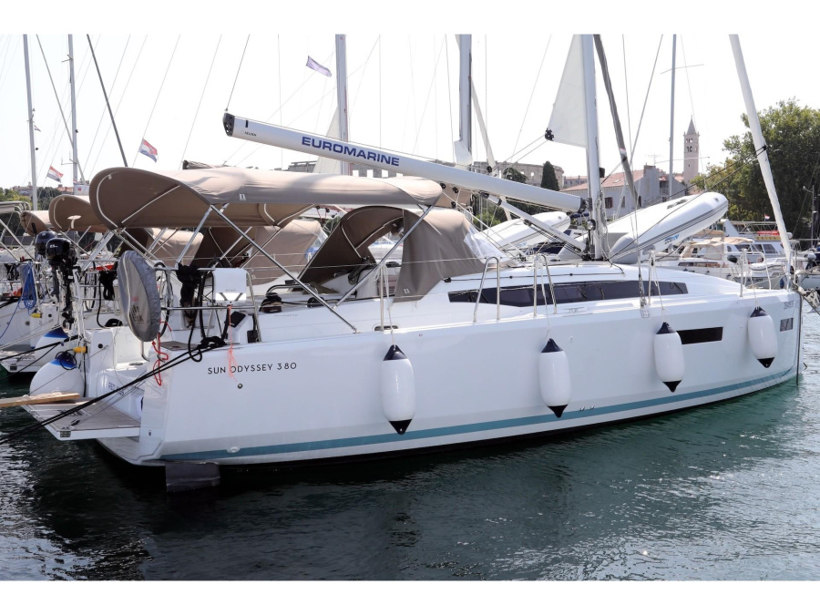Photo #1 - Sun Odyssey 380 (Red Kiss) en ACI Marina - 13854