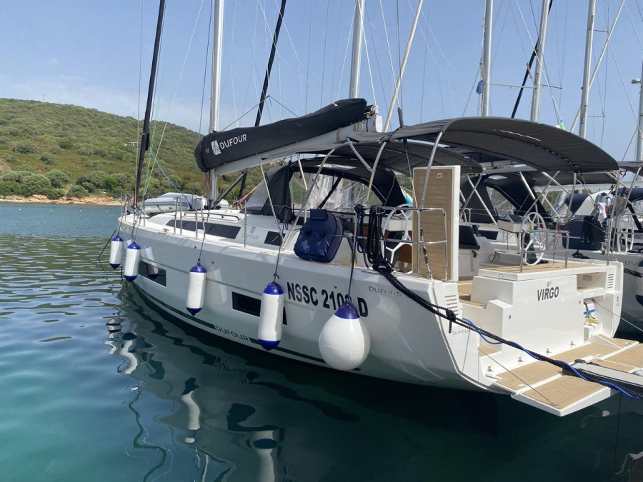 Photo #1 - Dufour 470 (Virgo) en Cala dei Sardi - 11643