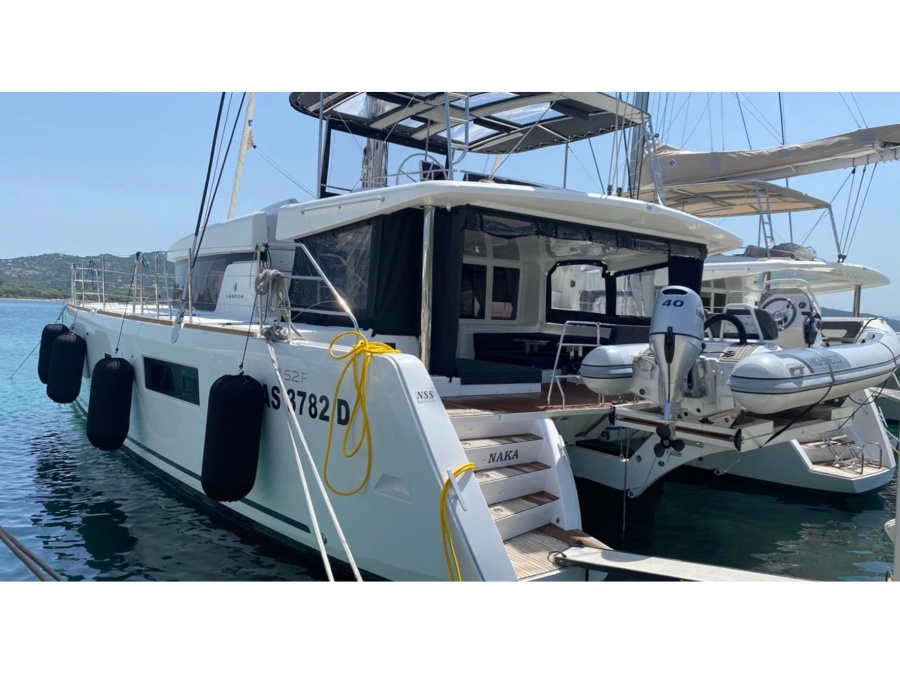 Photo #1 - Lagoon 52F (5 cab) (Naka - PREMIUM LINE) en Marina d'Arechi - 9793