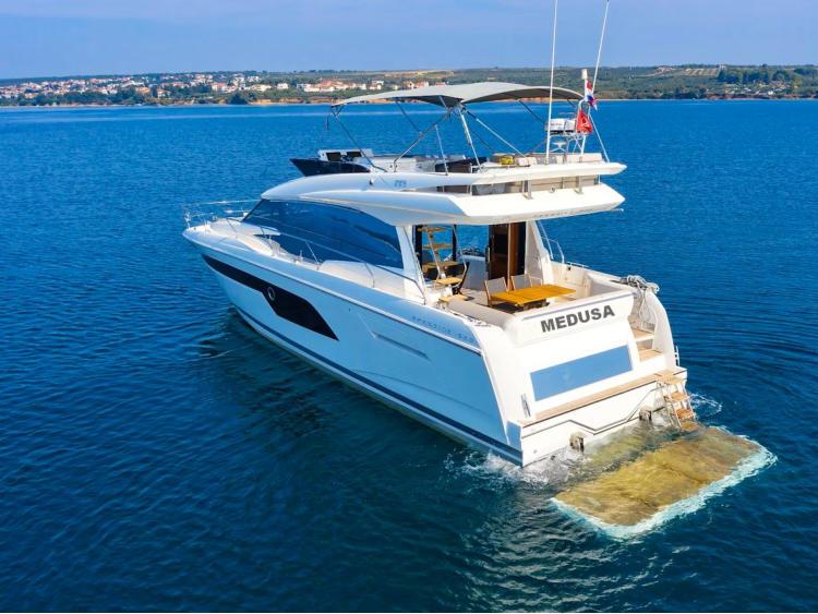 Photo #1 - Prestige 520 Fly (Medusa) en ACI Marina - 14036