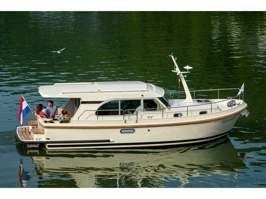 Photo #1 - Linssen Grand Sturdy 30.0 Sedan (Station Racour) en Jachthaven De Spaanjerd - 14147