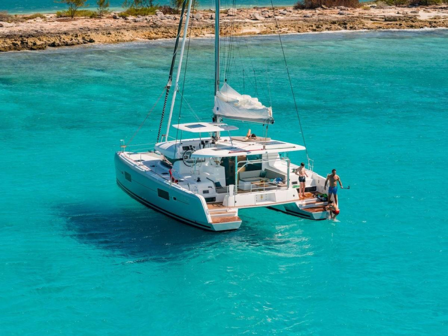Photo #1 - Lagoon 42 (Delta Aquarii) en Marina - 13930