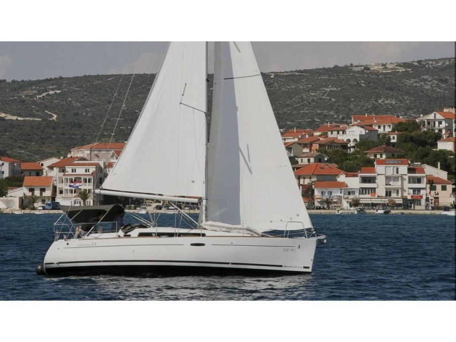 Photo #1 - Oceanis 34 (Nikoleta) en Nydri Port - 14597
