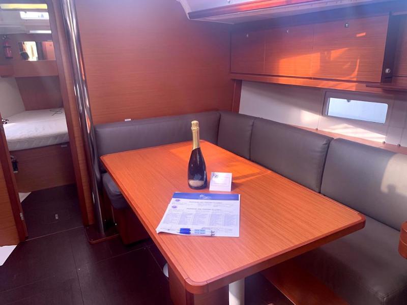 Interior image - 1