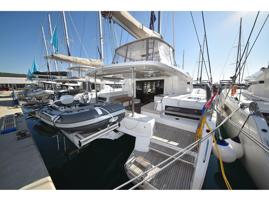 Photo #1 - Lagoon 50/6 cab (SHADOW) en D-Marin Dalmacija Marina - 14159