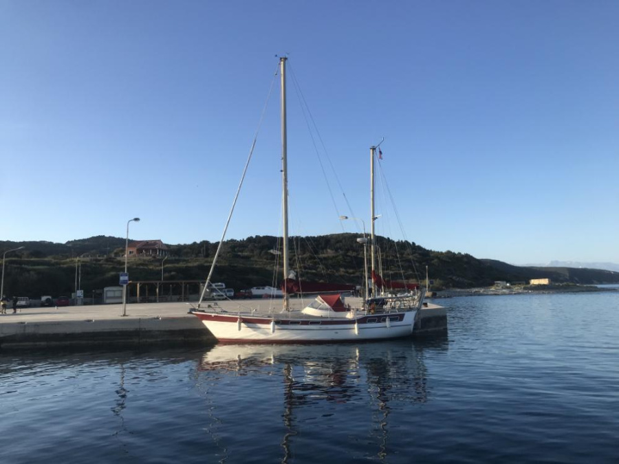 Photo #1 - Amphitrite 43 (Asterias) en Marina Benitses - 19593