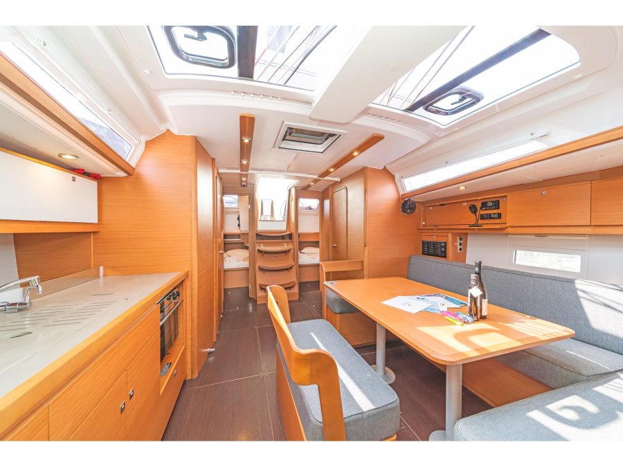 Interior image - 1