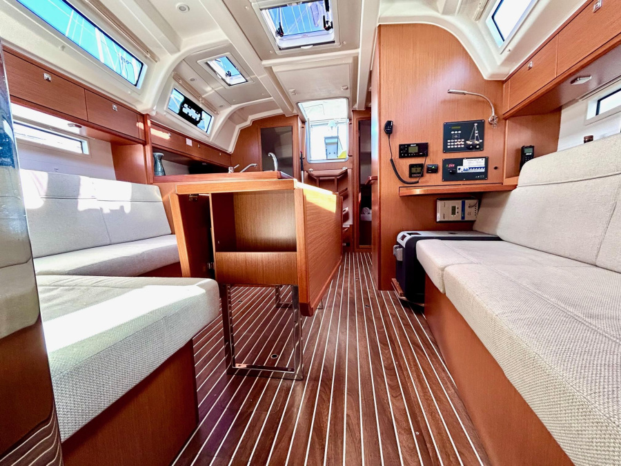 Interior image - 1