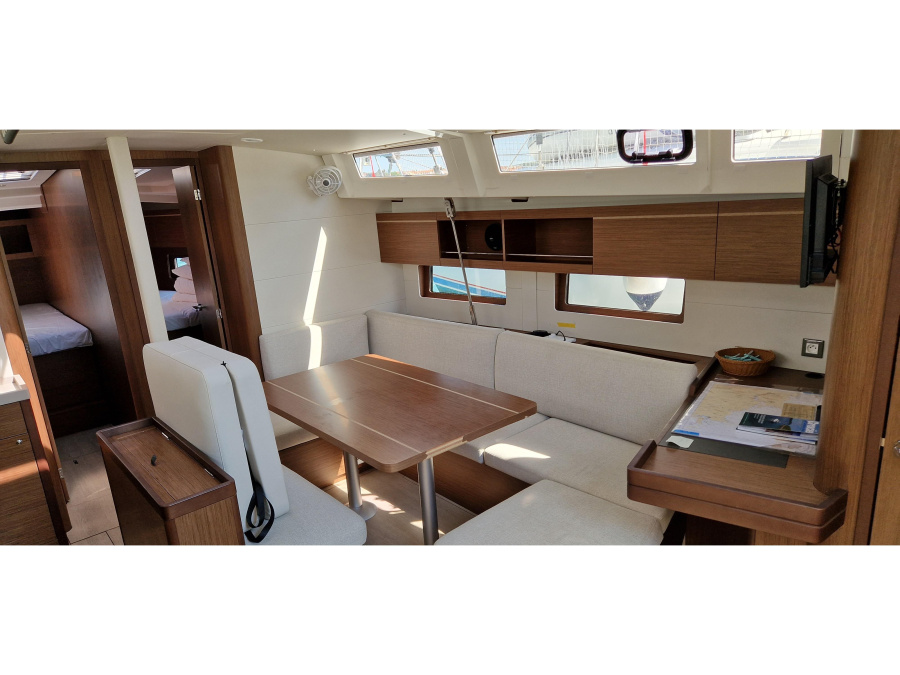 Interior image - 2