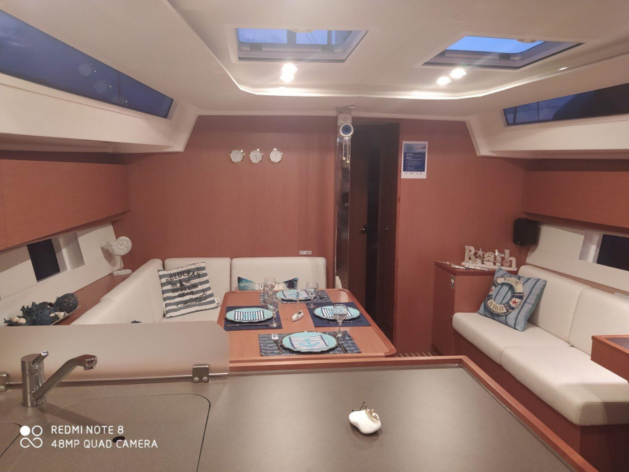 Interior image - 1