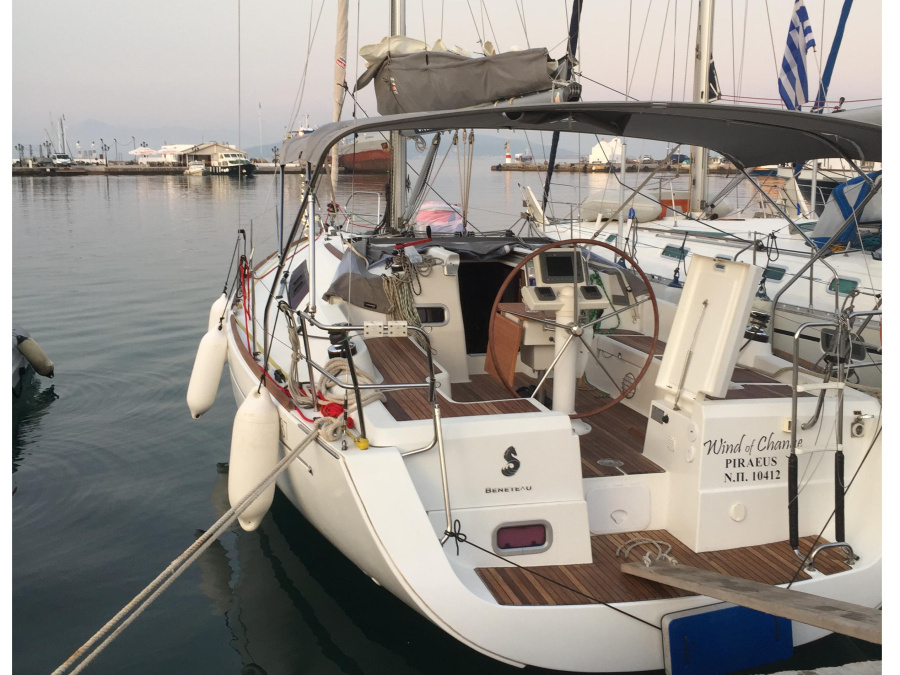 Photo #1 - Oceanis 37 (WIND OF CHANGE) en port - 11592