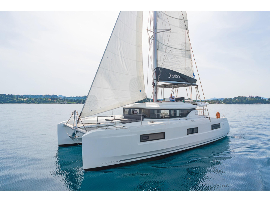 Photo #1 - Lagoon 46 A/C & GEN & WM (If) en D-Marin Marina Gouvia - 14280