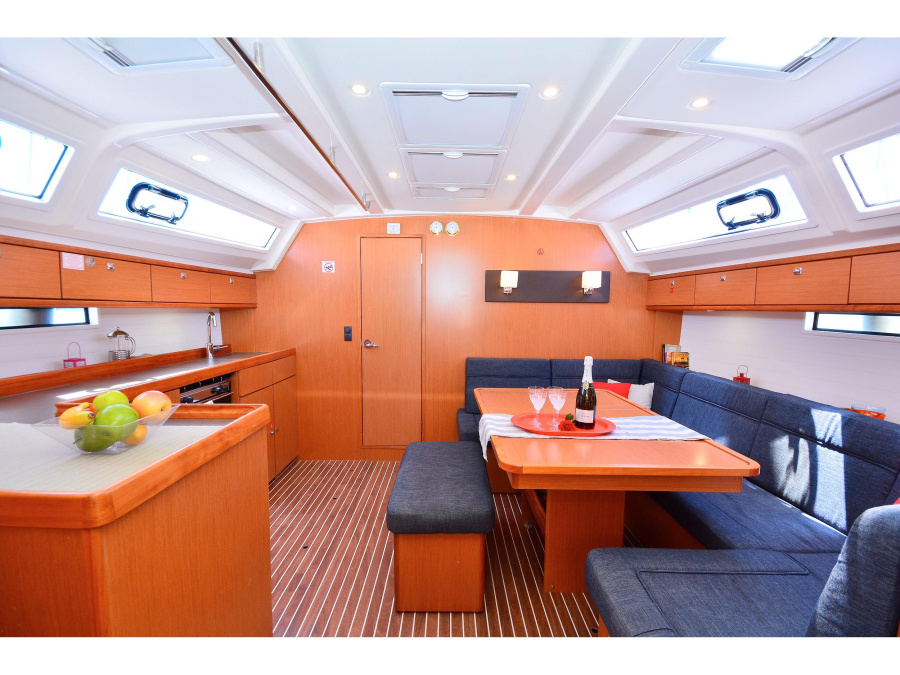 Interior image - 1