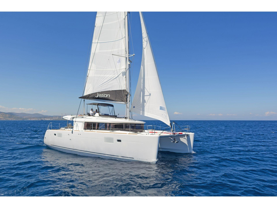 Photo #1 - Lagoon 450  Fly A/C & GEN & WM (Caretta Nana) en D-Marin Marina Lefkas - 8650