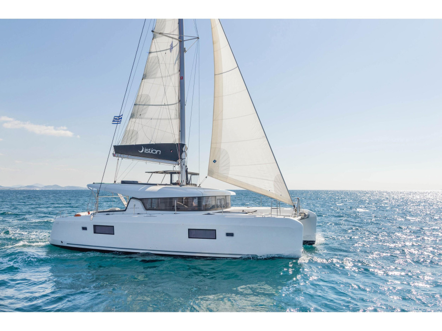 Photo #1 - Lagoon 42 A/C & GEN (Marou) en D-Marin Marina Lefkas - 10910