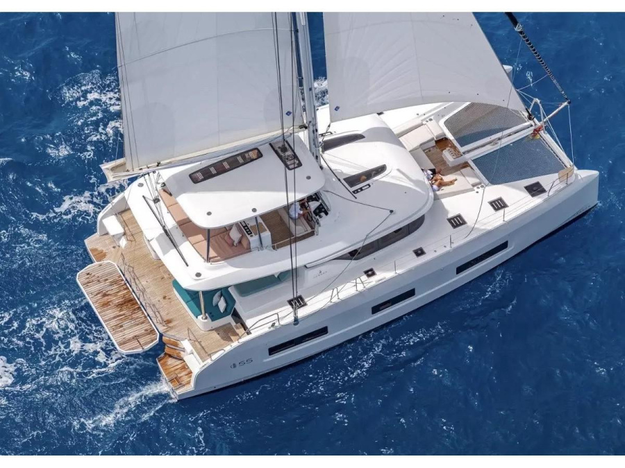 Photo #1 - Lagoon 55 (5 cab) (The Moon - FIRST CLASS) en Cala dei Sardi - 16214