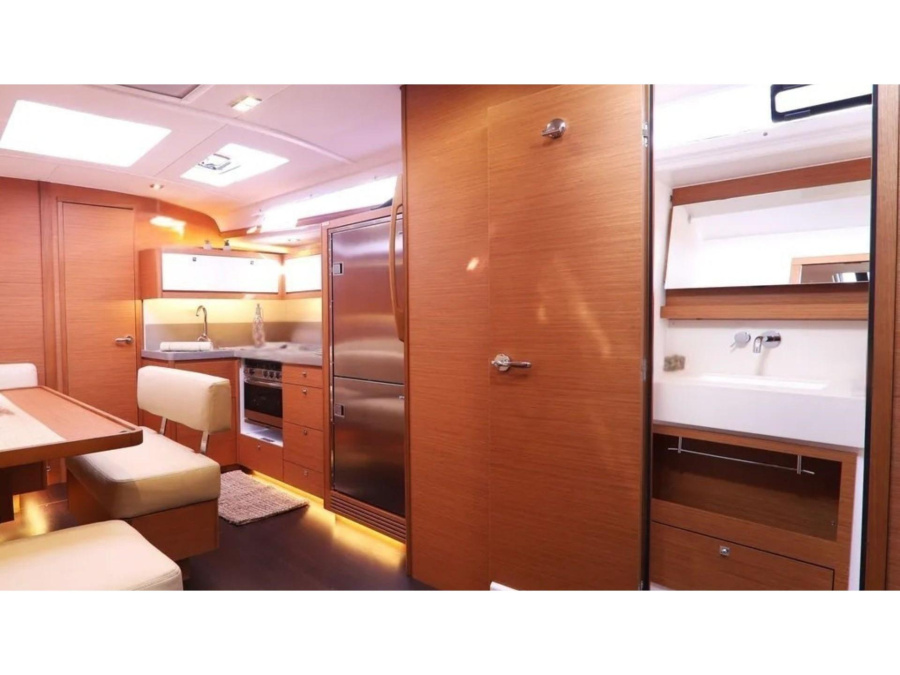 Interior image - 1