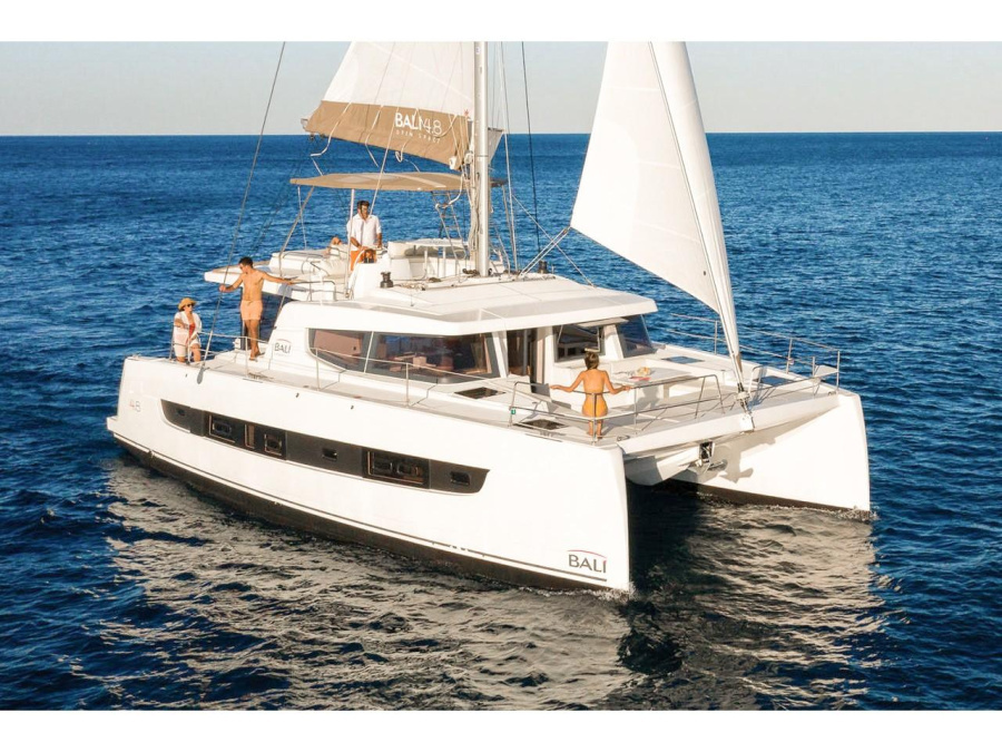 Photo #1 - Bali 4.8 (Luna) en Adaköy Marina - 23168