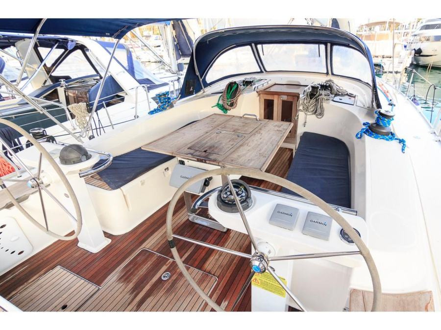 Photo #1 - Bavaria 45 Cruiser (Akilina) en La Lonja Marina Charter - 23820