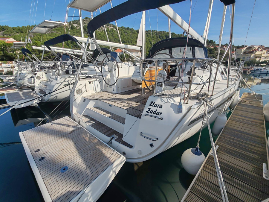 Photo #1 - Bavaria Cruiser 46 (Elara) en Marina - 14226