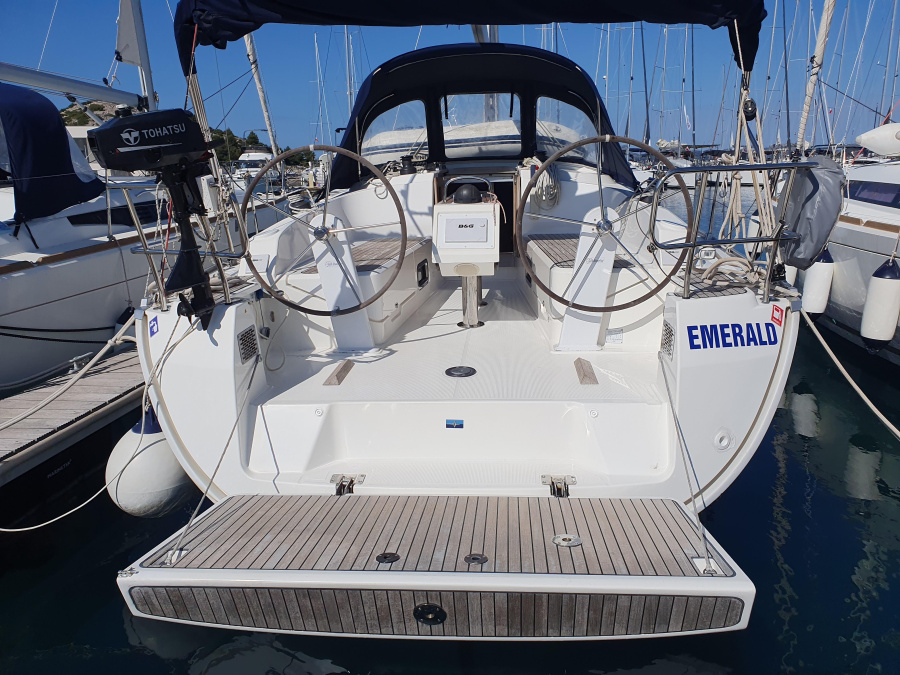 Photo #1 - Bavaria Cruiser 37 (Emerald) en Marina - 14270