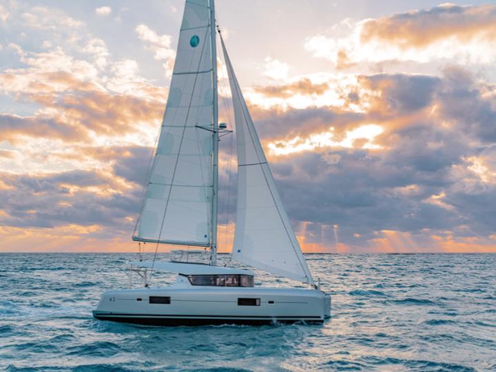 Photo #1 - Lagoon 42 (Bellatrix) en Marina Cala de' Medici - 15230