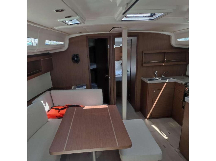 Interior image - 2