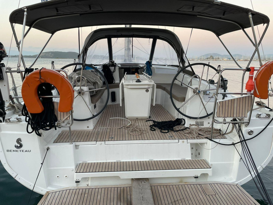 Photo #1 - Oceanis 40.1 (Aurora) en Rhodes New Marina - 11644
