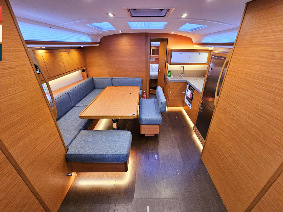 Interior image - 1