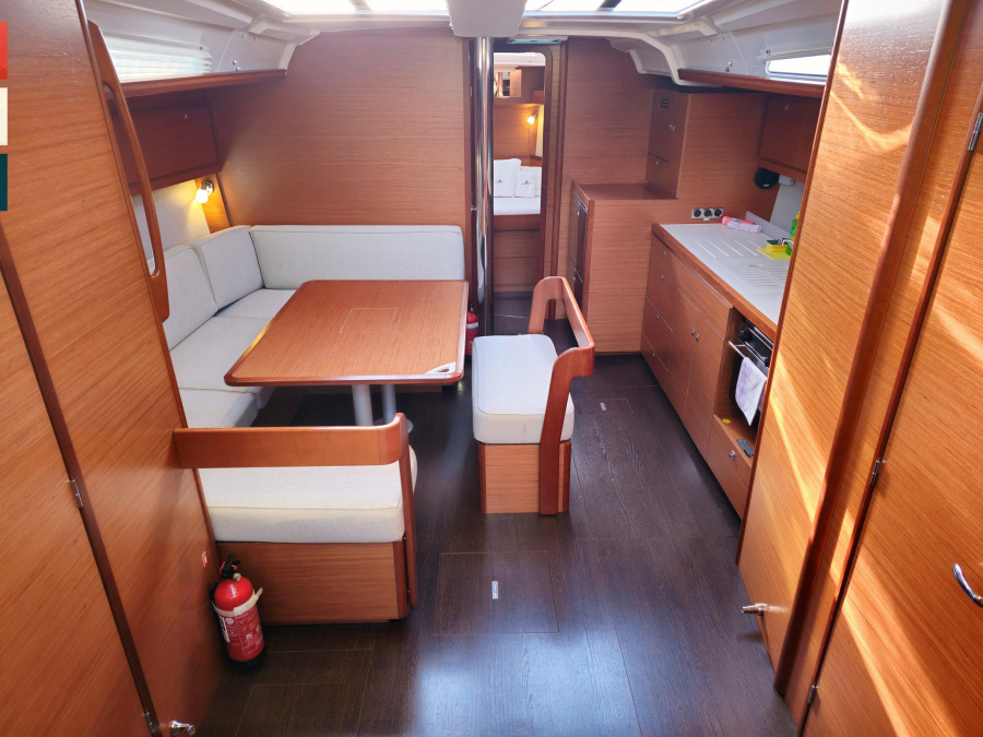 Interior image - 1