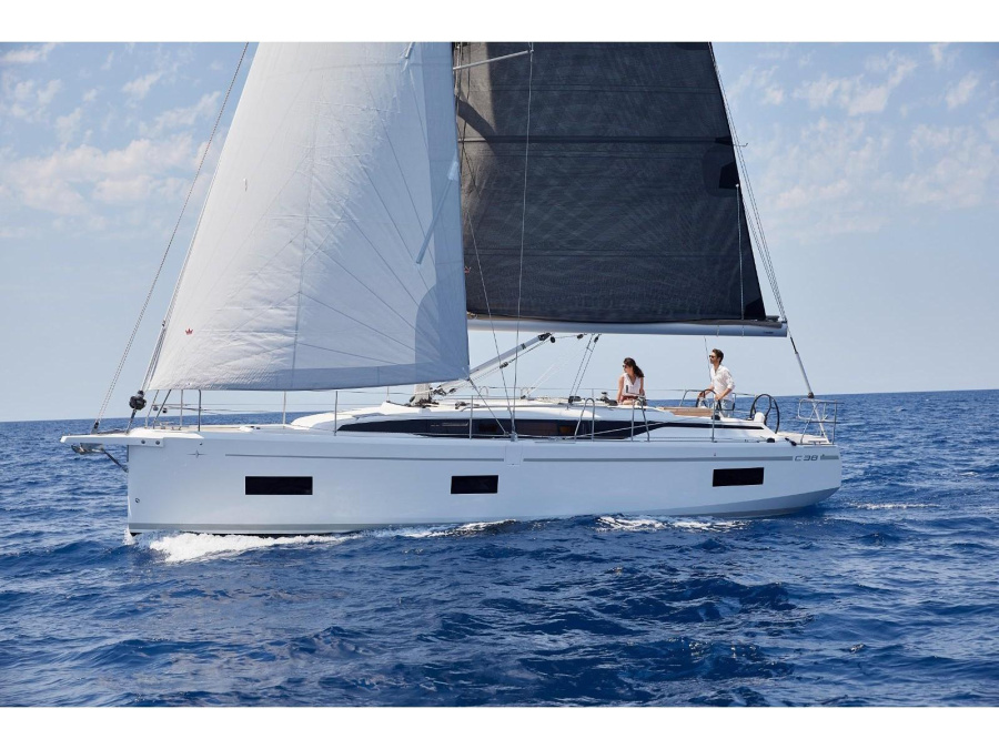 Photo #1 - Bavaria 38 C (DEA) en Porto Mirabello - 15880