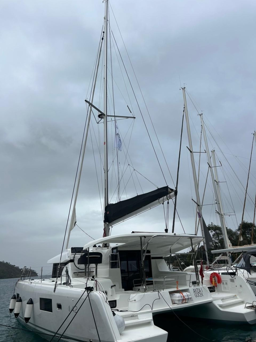 Photo #1 - Lagoon 42 (Rena) en Göcek Mucev Marina - 19082