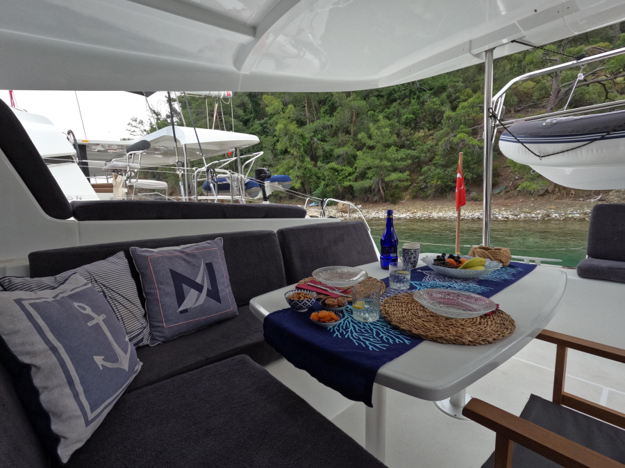 Photo #1 - Lagoon 42 (Ayza) en Göcek Mucev Marina - 22368