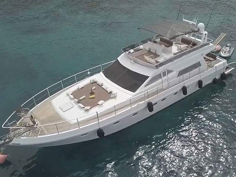 Photo #1 - Ferretti 58/64ft (Ferretti) en Port of - 12523