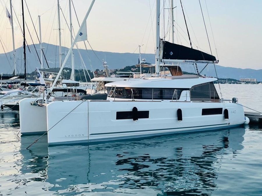 Photo #1 - Lagoon 40 (Fratelli) en Port of - 16308