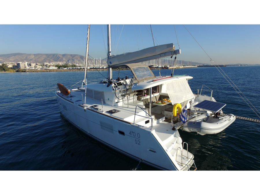 Photo #1 - Lagoon 400 S2 (Sailing Blue 4 - Refit 2021) en Alimos Marina - 8651