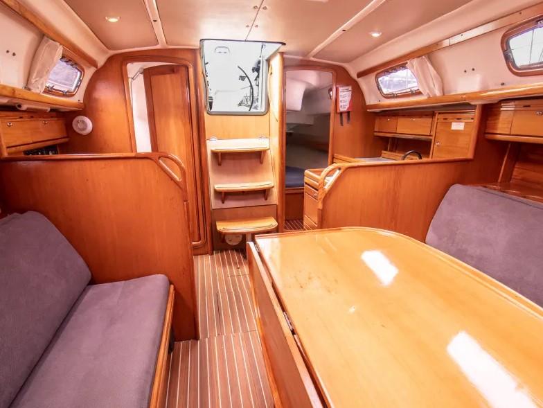 Interior image - 1