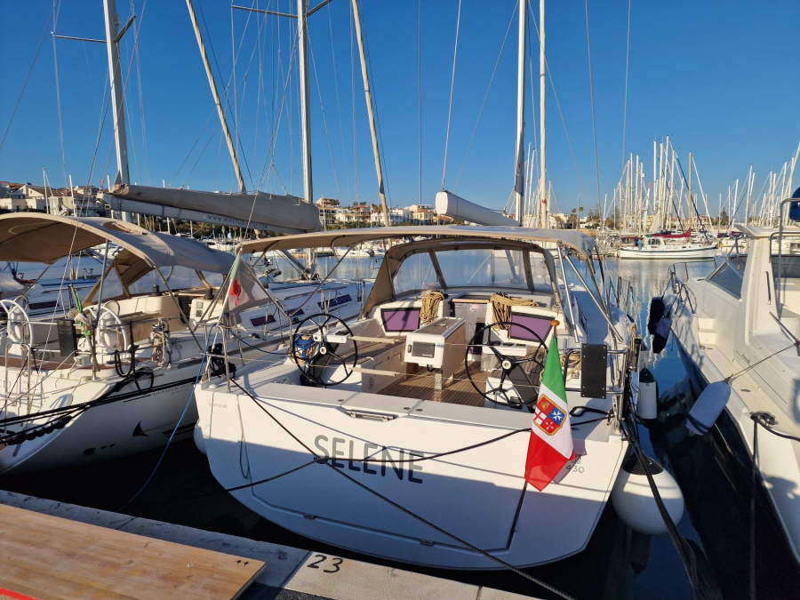 Photo #1 - Dufour 430 (SELENE) en Marina di - 16938