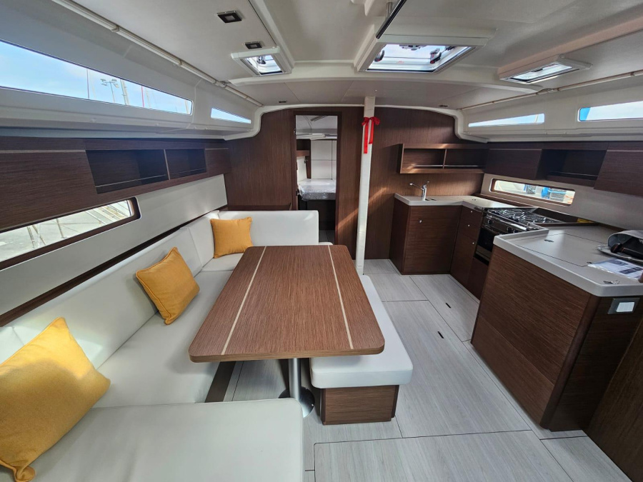 Interior image - 1