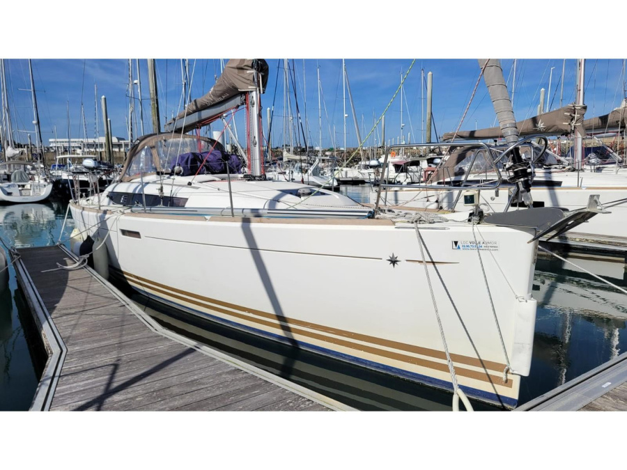 Photo #1 - Sun Odyssey 379 "Performance" (Grenat) en Port d'Armor - 22830