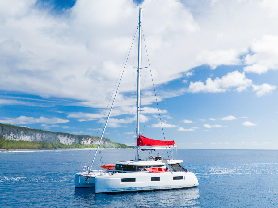 Photo #1 - Lagoon 46 (Poe Rava) en port - 20136