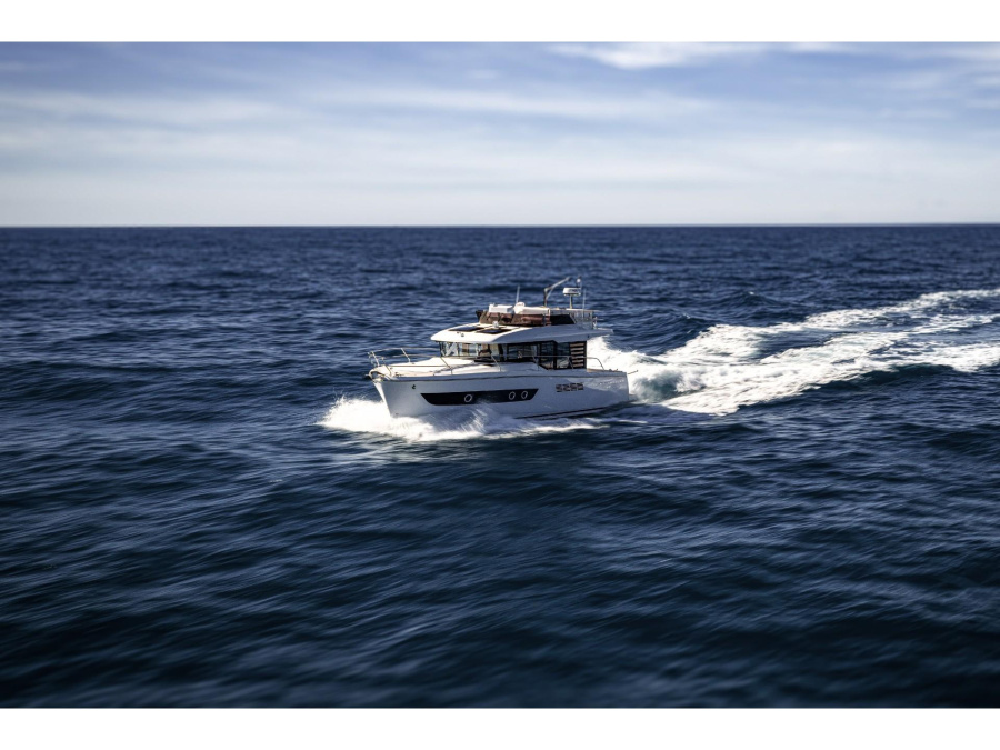 Photo #1 - Swift Trawler 37 Fly (ZOE) en ACI Marina - 63964