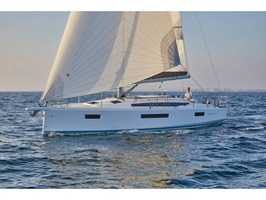 Photo #1 - Sun Odyssey 410 (LUCIA) en Marina - 18329