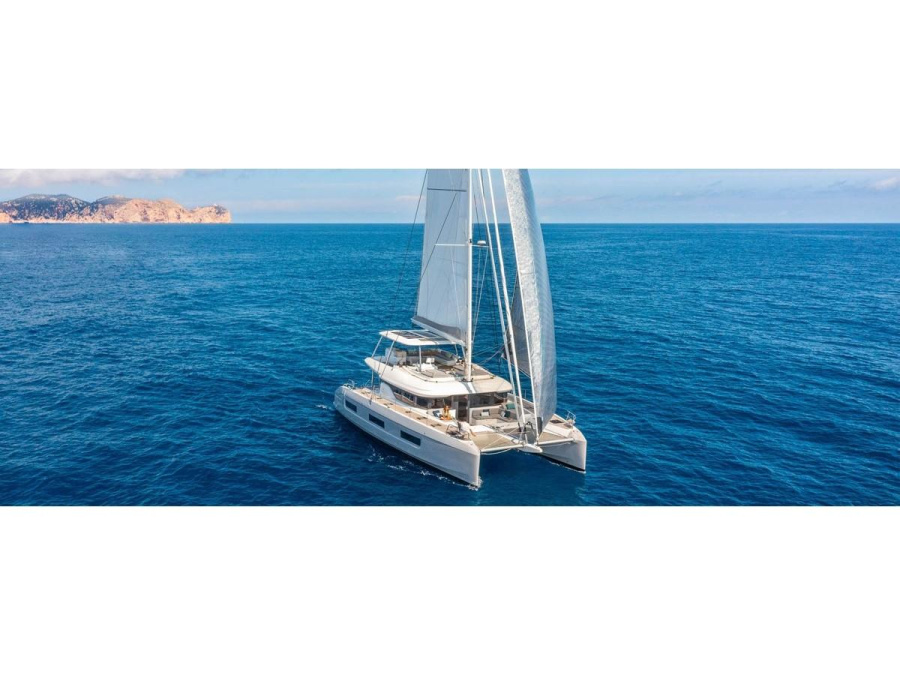 Photo #1 - Lagoon 60 (Montecristo - FIRST CLASS) en Cala dei Sardi - 64463