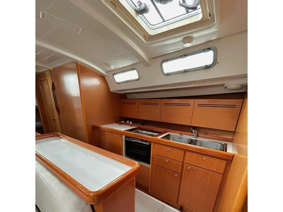 Interior image - 2