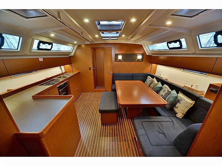 Interior image - 2